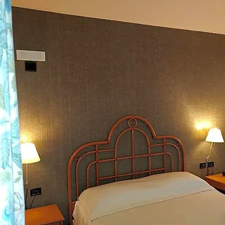 Del Boscogrande 3* Montegrosso dʼAsti