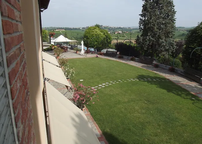 Hotell Del Boscogrande Montegrosso dʼAsti